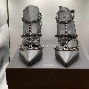New Black Leather Valentino Rockstud Heels 105mm, Size 38